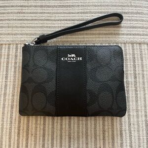 COACH Corner Zip Wristlet in Signature Canvas